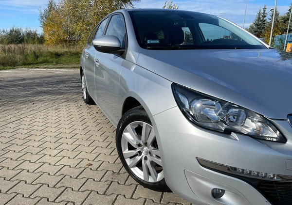 Peugeot 308 cena 40900 przebieg: 124500, rok produkcji 2017 z Poznań małe 191